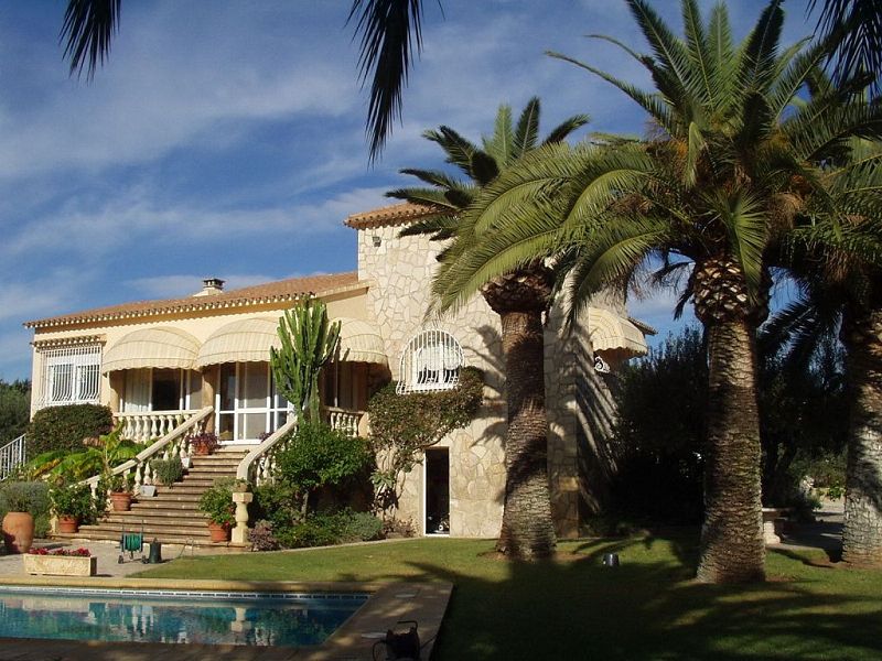Costa Blanca luxury villa for sale with guest house in Denia 790.000 €