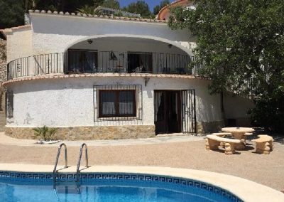 Holiday villa in Calpe to rent. Villa with pool and sea view from 78 € per night