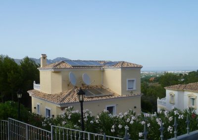 Well kept villa with pool and wonderful panoramic sea views in Orba 385.000 €