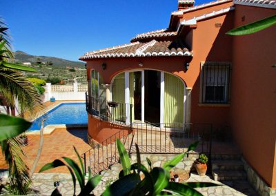 Quiet located holiday villa in Benitachell to rent with private pool from 112 € per night