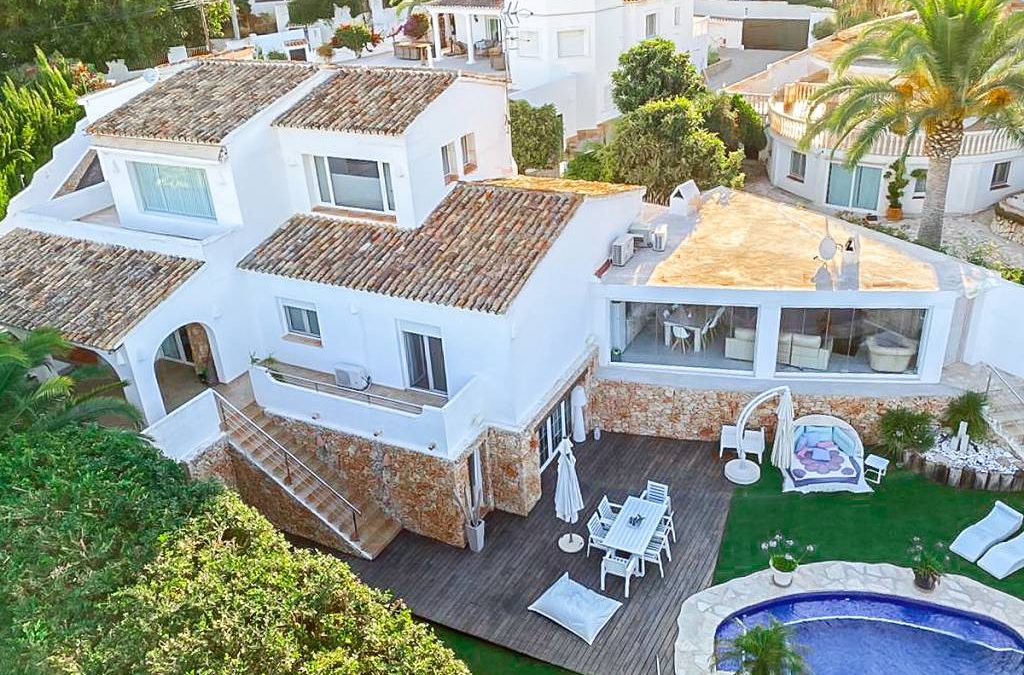 Renovated dream villa in Moraira – Andrago with sea views for sale 1.200.000 €