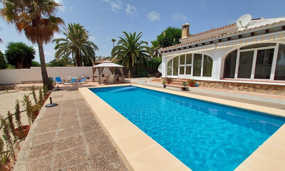 Family friendly holiday villa for rent on sunny and quiet location € 86 per night